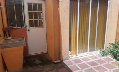 CASA EN RENTA, EN EL FRACC. PASEOS DEL VALLE, COL. AZTECA EN TOLUCA, SÁLIDA A CEBORUCO Y AV. LAS TORRES, A 5 MIN DE PREPA 5