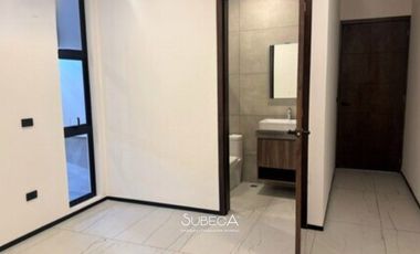 Casa en Renta con Roof Garden en Fraccionamiento Cerrado – Zona Ánimas