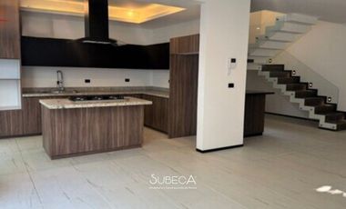 Casa en Renta con Roof Garden en Fraccionamiento Cerrado – Zona Ánimas