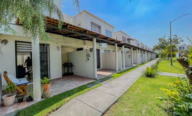 CASA CON ALBERCA Y AMENIDADES DEPORTIVAS EN CONJUNTO REAL SANTA FE II