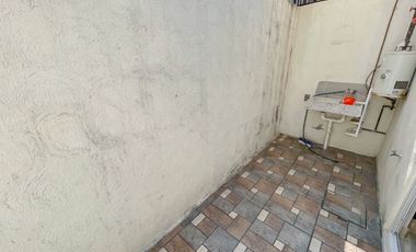 CASA CON ALBERCA Y AMENIDADES DEPORTIVAS EN CONJUNTO REAL SANTA FE II