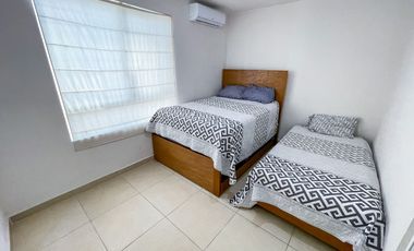 CASA CON ALBERCA Y AMENIDADES DEPORTIVAS EN CONJUNTO REAL SANTA FE II