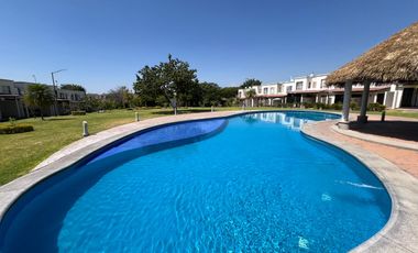 CASA CON ALBERCA Y AMENIDADES DEPORTIVAS EN CONJUNTO REAL SANTA FE II