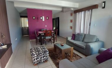 Casa 2 recamaras, 1 baño, amueblada cercana al centro de la ciudad y areas comerciales