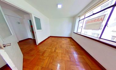 Paseo Huérfanos/ Bandera