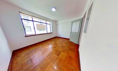 Paseo Huérfanos/ Bandera