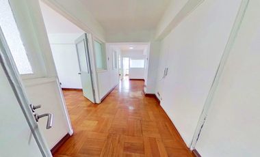 Paseo Huérfanos/ Bandera