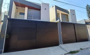 CASA EN VENTA EN FRACCIONAMIENTO CASTILLO TIELMANS