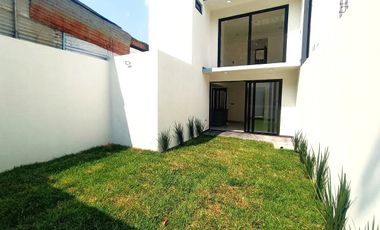 CASA EN VENTA EN FRACCIONAMIENTO CASTILLO TIELMANS