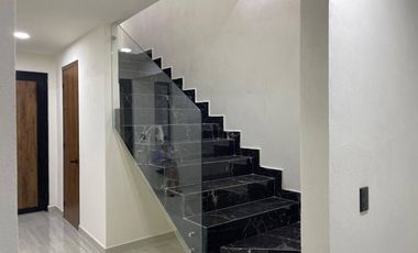 CASA EN VENTA EN FRACCIONAMIENTO CASTILLO TIELMANS