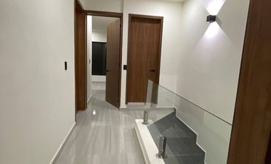 CASA EN VENTA EN FRACCIONAMIENTO CASTILLO TIELMANS