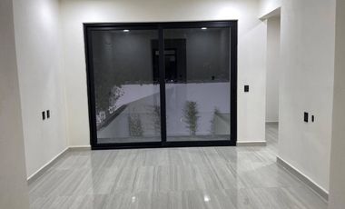 CASA EN VENTA EN FRACCIONAMIENTO CASTILLO TIELMANS