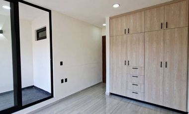 CASA EN VENTA EN FRACCIONAMIENTO CASTILLO TIELMANS