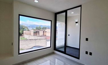 CASA EN VENTA EN FRACCIONAMIENTO CASTILLO TIELMANS