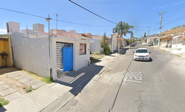 CASA EN VENTA JARDINES DE VILLAS SANTIAGO DE QUERETARO ¡PROPIEDAD EN REMATE, YA ADJUDICADA!