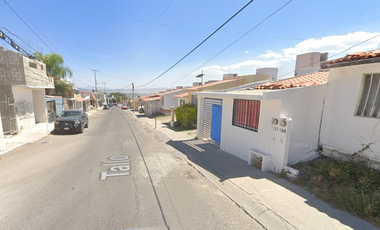 CASA EN VENTA JARDINES DE VILLAS SANTIAGO DE QUERETARO ¡PROPIEDAD EN REMATE, YA ADJUDICADA!