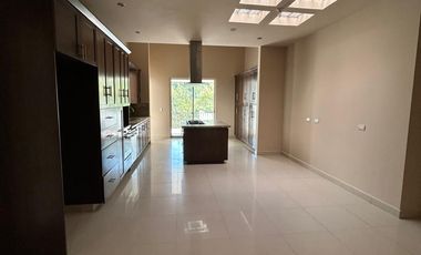 Casa Bosques de Valle Alto