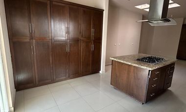 Casa Bosques de Valle Alto