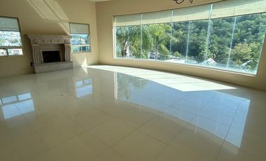 Casa Bosques de Valle Alto