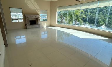 Casa Bosques de Valle Alto