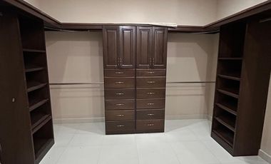 Casa Bosques de Valle Alto