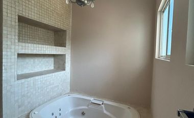 Casa Bosques de Valle Alto