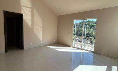 Casa Bosques de Valle Alto