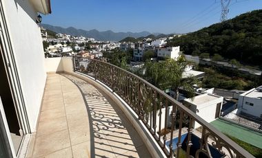 Casa Bosques de Valle Alto