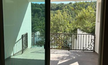 Casa Bosques de Valle Alto