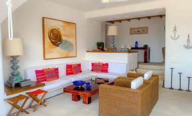 CASA CON HERMOSA VISTA EN VENTA en Fraccionamiento privado Porto Ixtapa en Ixtapa Zihuatanejo de UNA PLANTA.