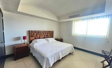 PENTHOUSE CON EXCELENTE VISTA EN VENTA EN IXTAPA ZIHUATANEJO.