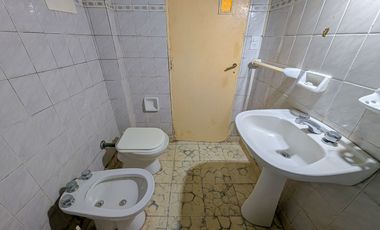 Venta - Departamento de pasillo - Dos dormitorios - Patio - Parilla - Matheu- Rosario