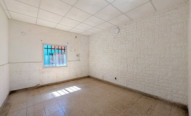 Venta - Departamento de pasillo - Dos dormitorios - Patio - Parilla - Matheu- Rosario
