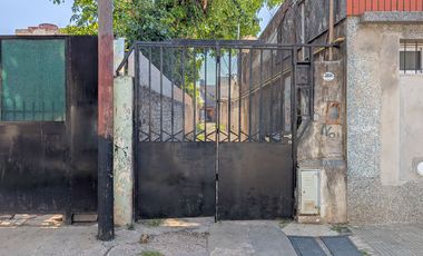 Venta - Departamento de pasillo - Dos dormitorios - Patio - Parilla - Matheu- Rosario