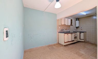 Venta - Departamento de pasillo - Dos dormitorios - Patio - Parilla - Matheu- Rosario