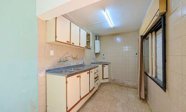 Venta - Departamento de pasillo - Dos dormitorios - Patio - Parilla - Matheu- Rosario