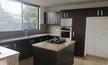 hermosa casa en la vereda fonqueta chia