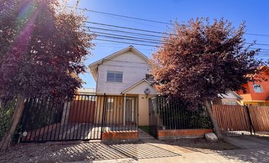 Casa en Villa los Escritores · Venta UF 2.770