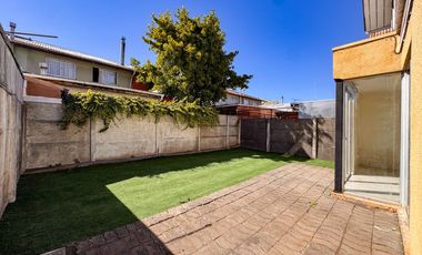 Casa en Villa los Escritores · Venta UF 2.770