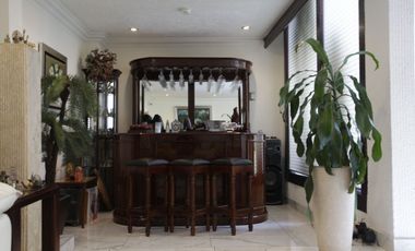 Residencia de Lujo en Privada con Seguridad 24/7 en Venta.