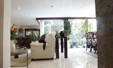 Residencia de Lujo en Privada con Seguridad 24/7 en Venta.