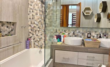 Residencia de Lujo en Privada con Seguridad 24/7 en Venta.