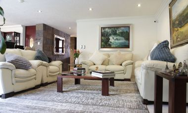 Residencia de Lujo en Privada con Seguridad 24/7 en Venta.