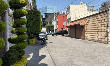 Residencia de Lujo en Privada con Seguridad 24/7 en Venta.