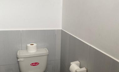 VENTA CASA DE PLAYA AMOBLADA PUNTA BLANCA SANTA ELENA 3 DORMITORIOS .