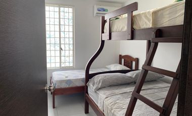 VENTA CASA DE PLAYA AMOBLADA PUNTA BLANCA SANTA ELENA 3 DORMITORIOS .