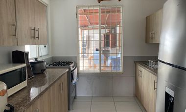 VENTA CASA DE PLAYA AMOBLADA PUNTA BLANCA SANTA ELENA 3 DORMITORIOS .