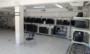 SE RENTA EXCELENTE LOCAL COMERCIAL EN AVENIDA PRINCIPAL