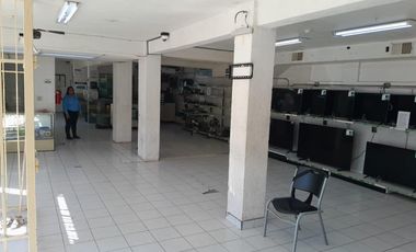 SE RENTA EXCELENTE LOCAL COMERCIAL EN AVENIDA PRINCIPAL