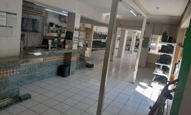 SE RENTA EXCELENTE LOCAL COMERCIAL EN AVENIDA PRINCIPAL